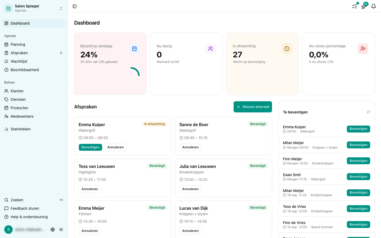 Dashboard met feedbackknop in de zijbalk
